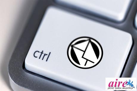 Correos electrónicos en el trabajo ¿Abuso o productividad? Correos electrónicos en el trabajo ¿Abuso o productividad?