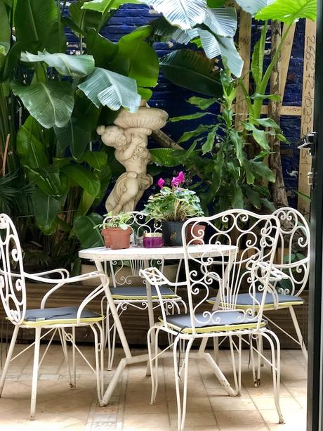 Tris Tras Hairsalon by Emily Kalenberg, una peluquería de vanguardia en un salón de época tris tras hairsalon barcelona