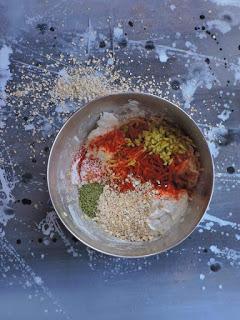 Scones con copos de avena y  olivas verdes