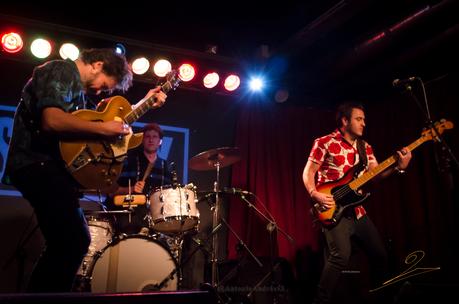 Twanguero, érase un hombre a una guitarra pegado Twanguero, érase un hombre a una guitarra pegado