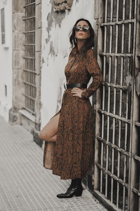 SNAKE PRINT MIDI DRESS - Cómo combinar animal print