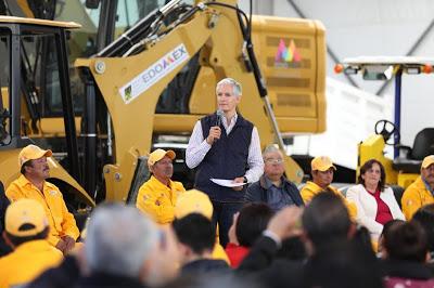 ENTREGA ALFREDO DEL MAZO EQUIPAMIENTO, MAQUINARIA PESADA Y VEHÍCULOS A LA JUNTA DE CAMINOS DEL EDOMÉX
