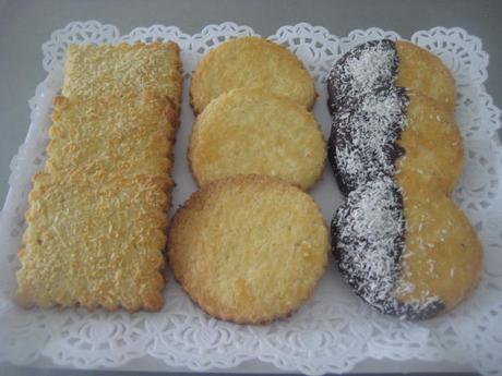 GALLETAS DE COCO Y AVELLANAS GALLETAS DE COCO Y AVELLANAS