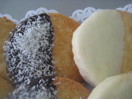 GALLETAS DE COCO Y AVELLANAS