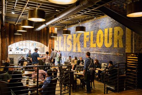 ▷ Las 5 mejores ciudades de comida sureña que aún no has probado Husk-Credit-Andrew-Cebulka ▷ Las 5 mejores ciudades de comida sureña que aún no has probado