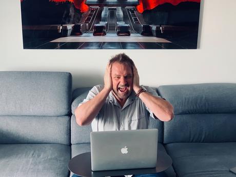 ▷ Cómo ahorrar dinero para viajar: 15 consejos para comenzar ahora saving-money-for-travel-frustration ▷ Cómo ahorrar dinero para viajar: 15 consejos para comenzar ahora