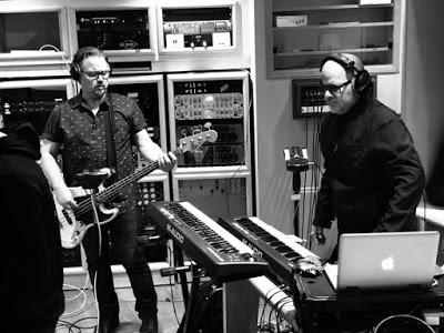 Entrevista | Los Amigos Invisibles: “Lo importante es siempre profundizar sobre nuestra cultura, el fin justifica los medios” Entrevista | Los Amigos Invisibles: “Lo importante es siempre profundizar sobre nuestra cultura, el fin justifica los medios”