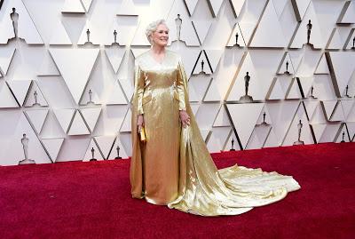 Glenn Close de dorado en la alfombra roja de los Oscar 2019