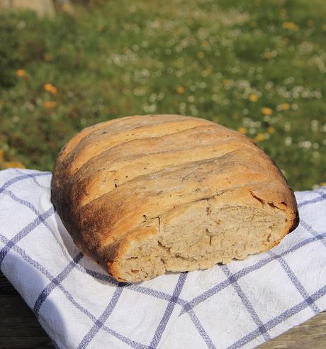 PAN DE ESPELTA INTEGRAL CON SEMILLAS DE LINO PAN DE ESPELTA INTEGRAL CON SEMILLAS DE LINO