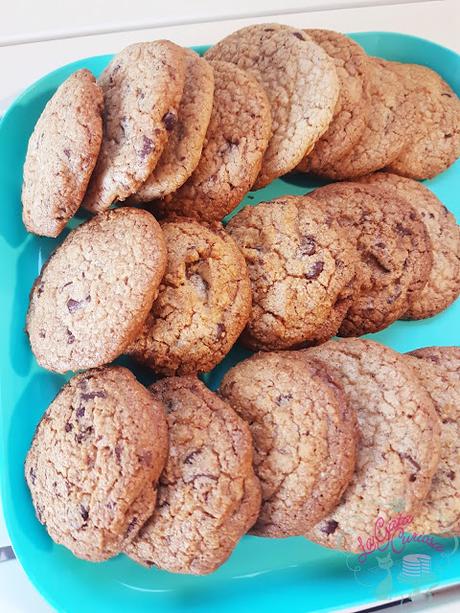 GALLETAS CRUJIENTES CON CHIPS DE CHOCOLATE