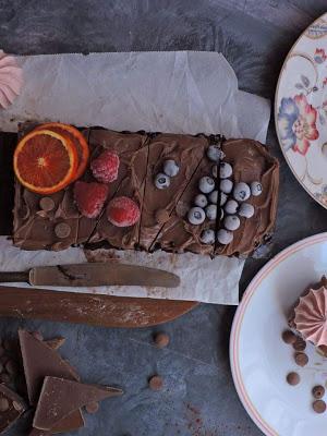 Locura de chocolate (o, cuantas formas de presentación para un pastel de chocolate y galletas sin horno)