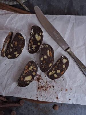 Locura de chocolate (o, cuantas formas de presentación para un pastel de chocolate y galletas sin horno)