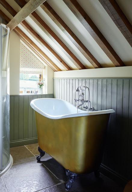 Bajo la ventana Bajo la ventana