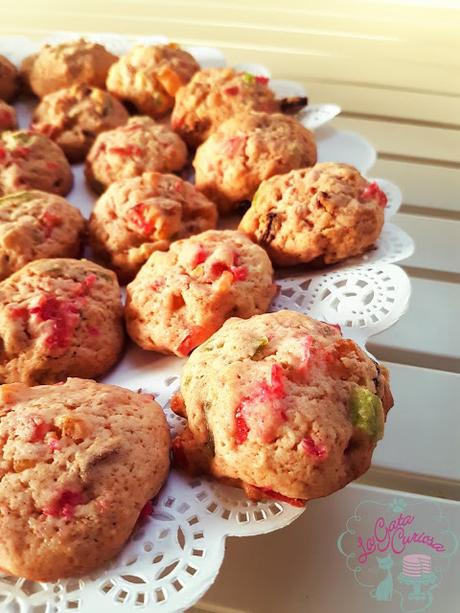 GALLETAS CON FRUTAS CONFITADAS