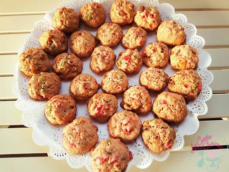 GALLETAS CON FRUTAS CONFITADAS