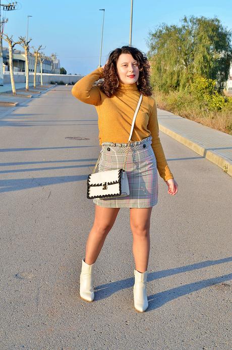 Cómo combinar una falda de cuadros