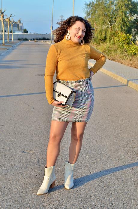 Cómo combinar una falda de cuadros