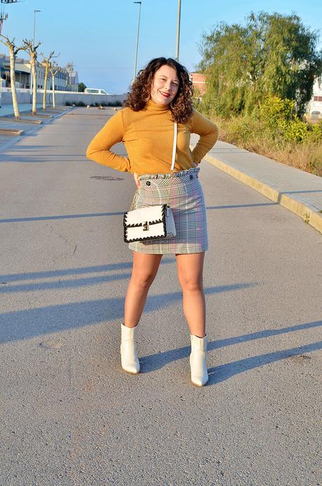Cómo combinar una falda de cuadros