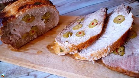 Lomo de cerdo mechado con aceitunas Lomo de cerdo mechado con aceitunas