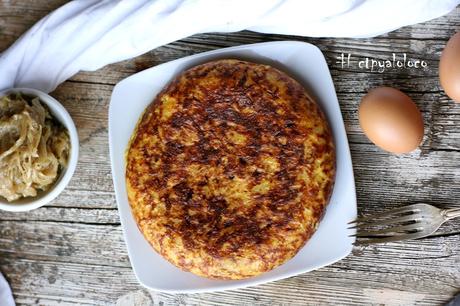 Tortilla de patata con cebolla caramelizada