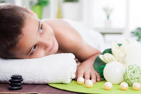 Cómo dar masajes al bebé o al niño