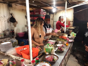 La Taquería en Puebla donde esta chica atendió desnuda