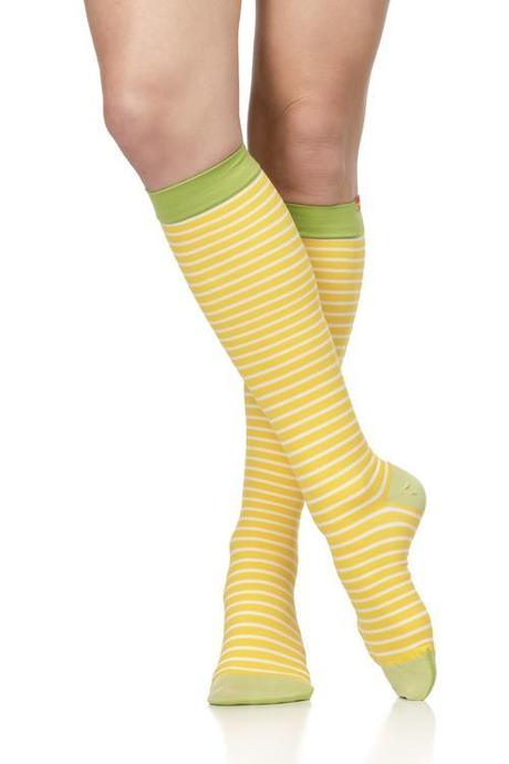 NYL_-_WMN_Little_Stripe_-_Lemon_Lime_-_V034-03431N_-_LEG_SHOT_2_1024x1024 ▷ 11 elementos esenciales de vuelo para empacar para su próximo viaje