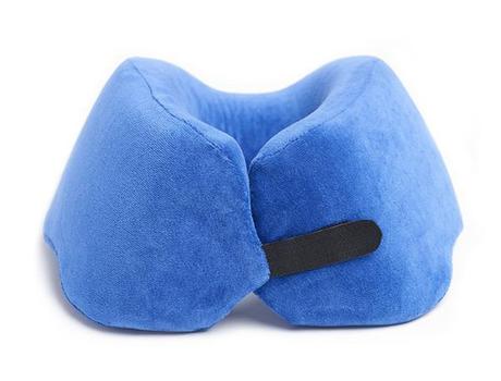 In-flight-gear-blue-travelrest-neck-pillow ▷ 11 elementos esenciales de vuelo para empacar para su próximo viaje