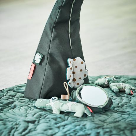 Done by Deer explora la naturaleza con ‘Tiny tropics’