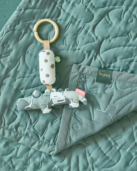 Done by Deer explora la naturaleza con ‘Tiny tropics’