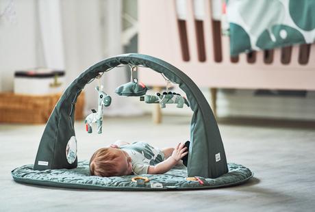 Done by Deer explora la naturaleza con ‘Tiny tropics’