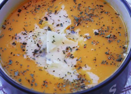 CREMA DE PIMIENTOS CON CALABAZA Y PARMESANO