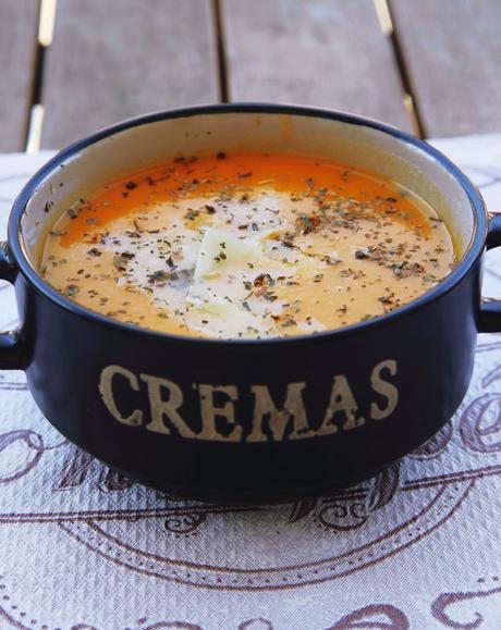 CREMA DE PIMIENTOS CON CALABAZA Y PARMESANO