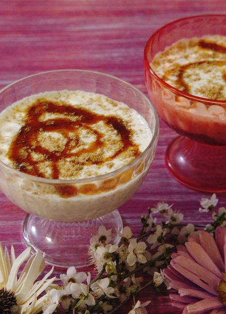 MOUSSE DE MANGO Y PIÑA CON BASE DE GALLETAS MOUSSE DE MANGO Y PIÑA CON BASE DE GALLETAS