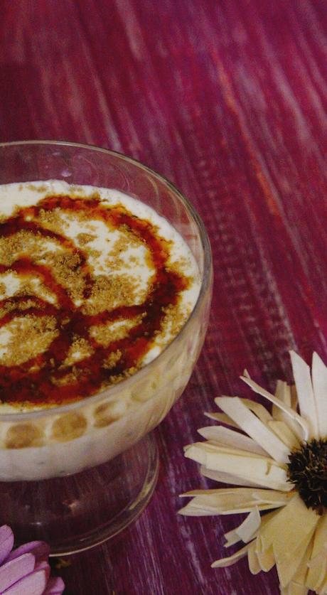 MOUSSE DE MANGO Y PIÑA CON BASE DE GALLETAS MOUSSE DE MANGO Y PIÑA CON BASE DE GALLETAS