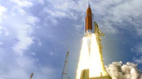 La Luna hoy se ve como una estación hacia Marte | Estéfano Dávila