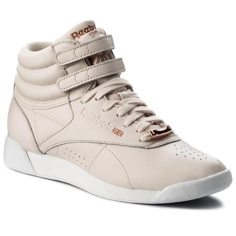 Nueve sneakers a la moda con las que triunfar esta primavera