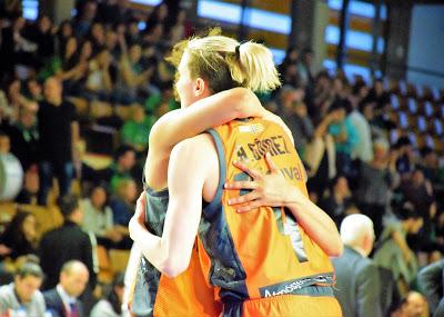 Galería de clics del Uni Girona-Valencia Basket (cuartos de final de la Copa de la Reina de Vitoria)