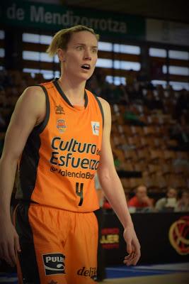 Galería de clics del Uni Girona-Valencia Basket (cuartos de final de la Copa de la Reina de Vitoria)