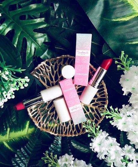 Soulmate barra de labios corazona (tonos true red y rose petal)