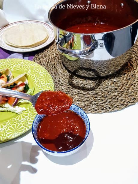 Tacos con camarones gigantes en salsa guajillo Tacos con camarones gigantes en salsa guajillo