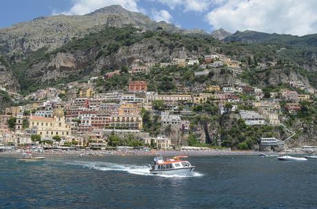 Amalfi y Positano: recorriendo la costa amalfitana por tierra y por mar