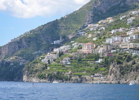 Amalfi y Positano: recorriendo la costa amalfitana por tierra y por mar