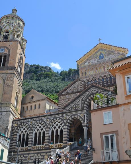 Amalfi y Positano: recorriendo la costa amalfitana por tierra y por mar