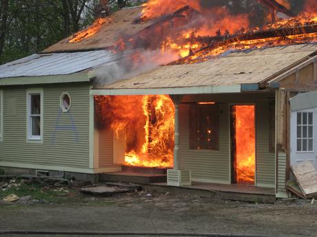 Un extintor en casa y como afrontar un incendio
