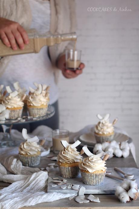 Cupcakes de Coco y Baileys. Quinto reto cupcakes revival. Cookcakes de Ainhoa