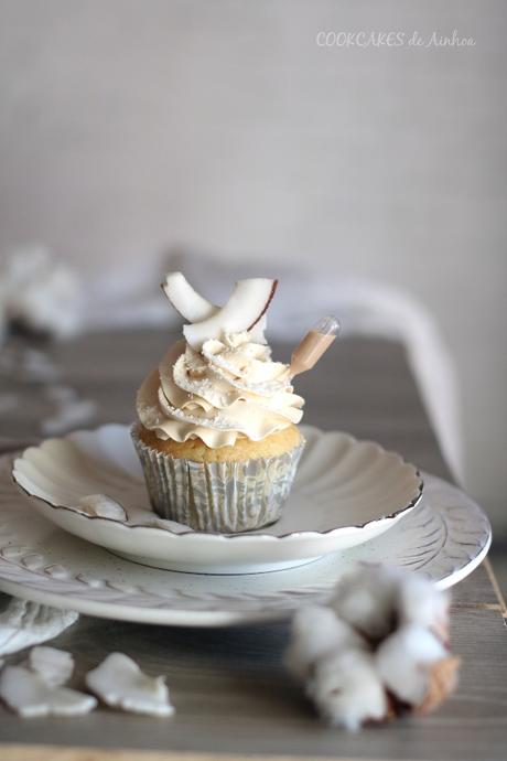 Cupcakes de Coco y Baileys. Quinto reto cupcakes revival. Cookcakes de Ainhoa