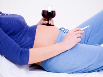 Qué puede pasar a tu bebé si estás embarazada y bebes alcohol Qué puede pasar a tu bebé si estás embarazada y bebes alcohol