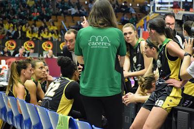 Galería de clics del Perfumerías Avenida-Al-Qázeres (cuartos de final de la Copa de la Reina de Vitoria)