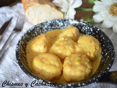 Albóndigas de bacalao con salsa de curry